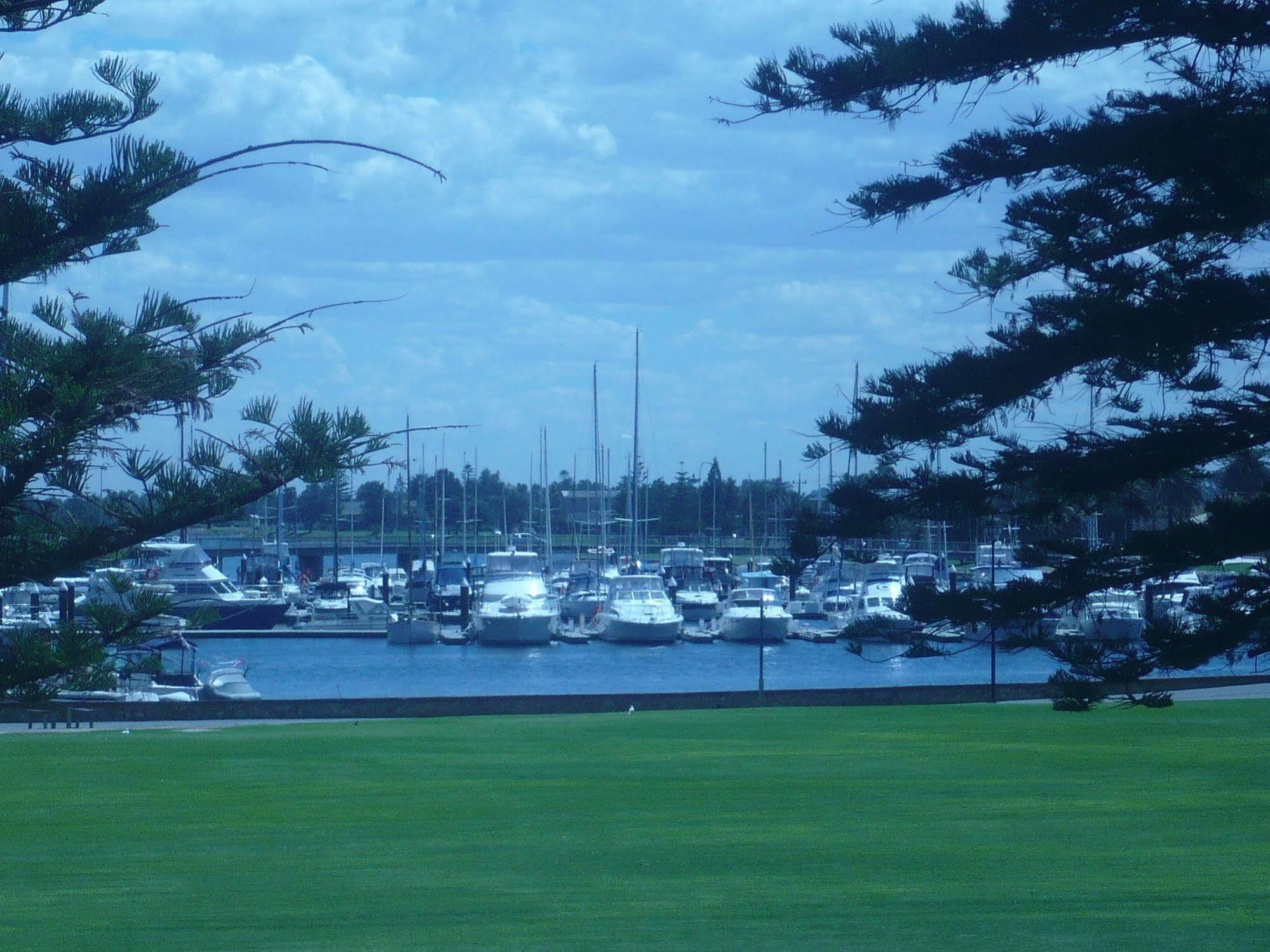 Econo Lodge Dockside Glenelg แอดิเลด ภายนอก รูปภาพ